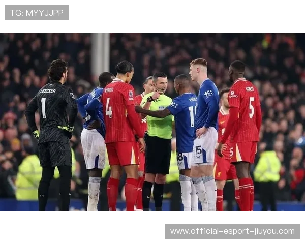 利物浦通过反击制造威胁，迪亚斯抽射偏出